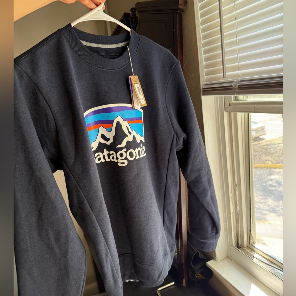 XS Patagonia Blue Crewneck Sweater with Iconic Logo - Picture 2 of 12